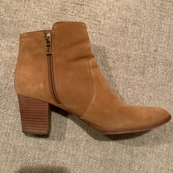 Tory Burch suede ankle boot. - Picture 8 of 16